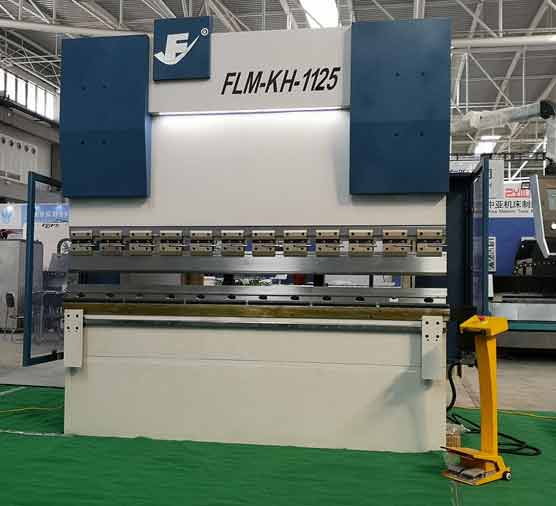 不銹鋼淋浴房型材折彎機(jī) 不銹鋼淋浴房型材折彎機(jī)