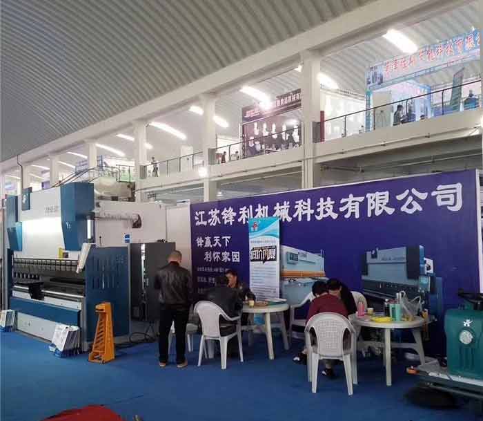 鐵塔折彎?rùn)C(jī)廠家